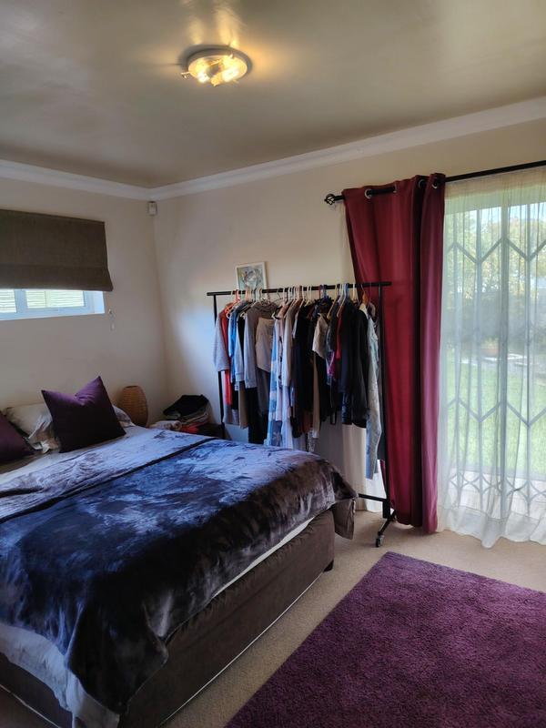 To Let 4 Bedroom Property for Rent in Sandbaai Western Cape